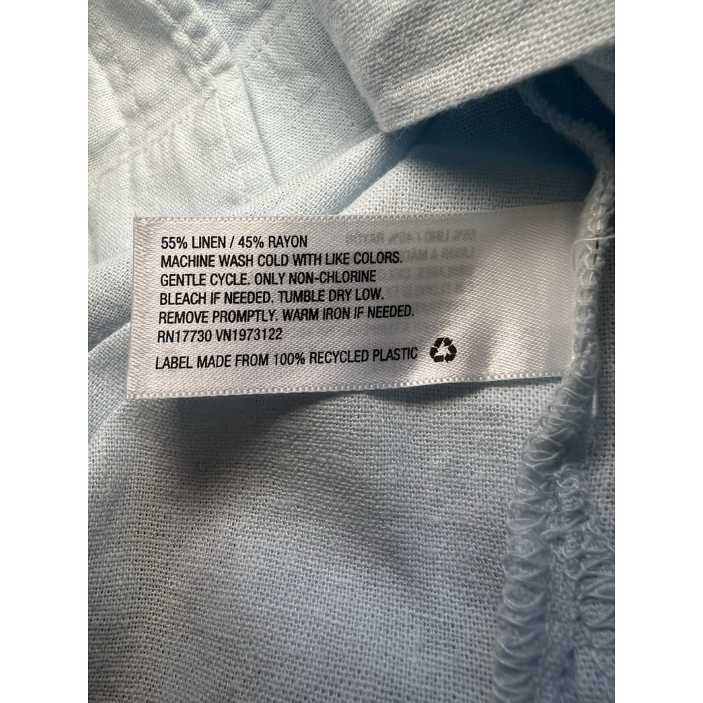 Universal Thread Women's Top Size Large Light Blue Cropped Box Button Up Pockets - Picture 10 of 10